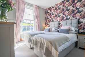 6 dormitorios, decoración individual, mobiliario individual