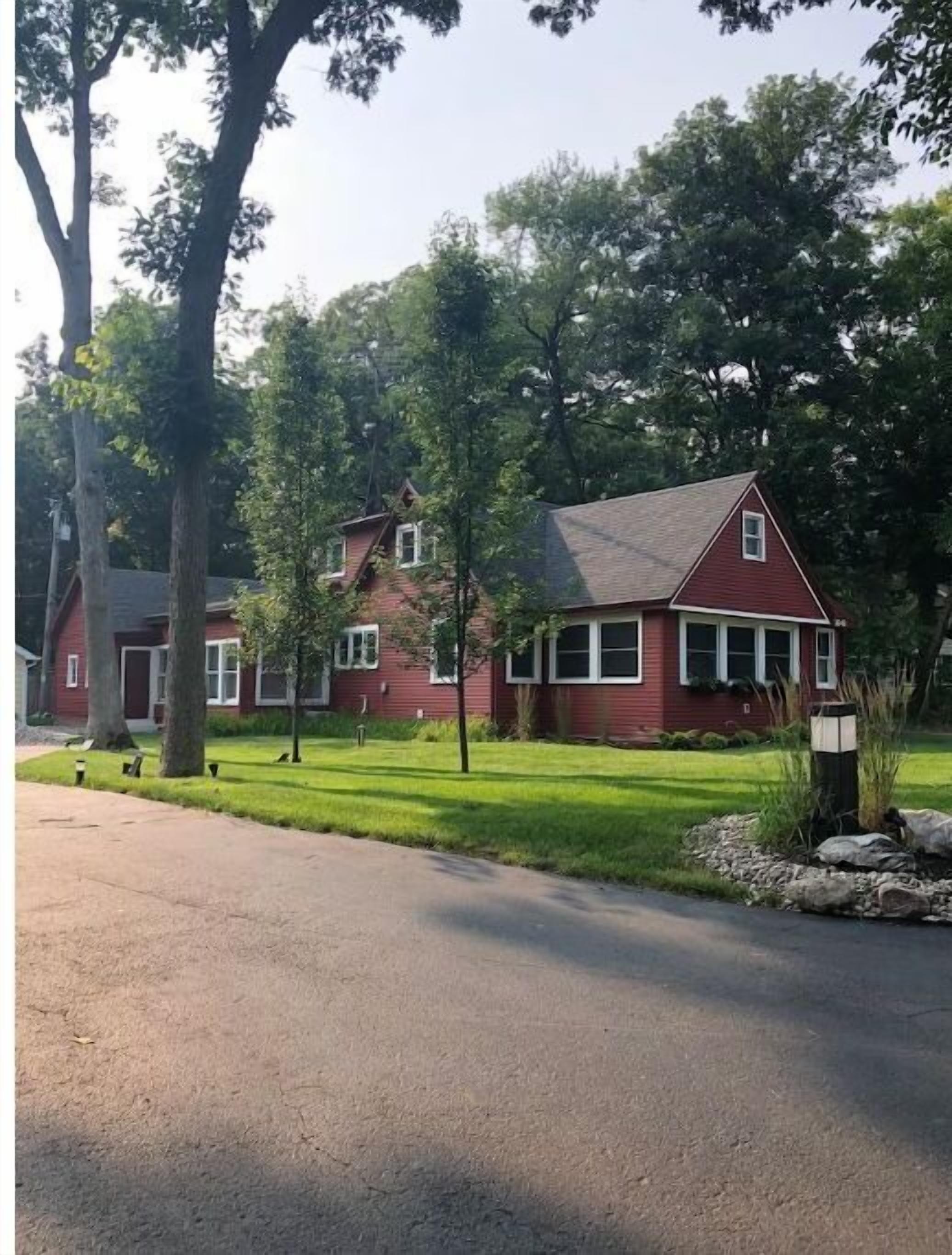 Steps from Delavan Lake