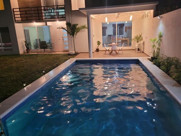 Outdoor pool, a heated pool