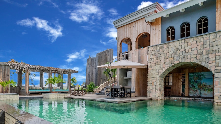 Whale Tails Island Suites & Villas