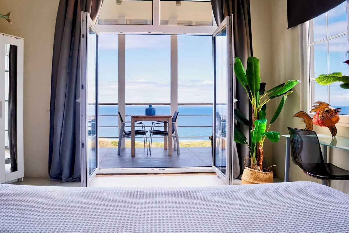Comfort Suite | Individually decorated, individually furnished, desk, laptop workspace