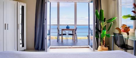 Comfort Suite | Individually decorated, individually furnished, desk, laptop workspace