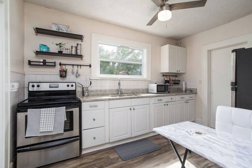 Beach Getaway | Near Downtown | spacious  #B