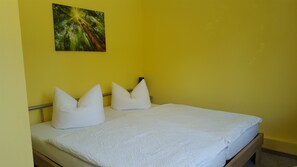 Dobbeltrom – basic, ikke-røyk | Reiseseng for barn og wi-fi (inkludert)