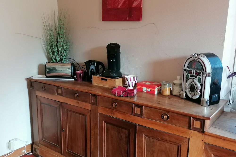 retro bedroom