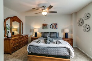 4 Schlafzimmer, Bügeleisen/Bügelbrett, kostenloses WLAN, Bettwäsche