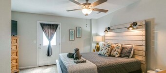 Franklin Haven by Johnathan (1010 Franklin, #B)