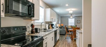 Franklin Haven by Johnathan (1010 Franklin, #B)