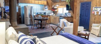 Newly renovated cottage close to waterfront and boat ramps