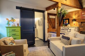 Interior - Newly renovated cottage close to waterfront and boat ramps (Washington)