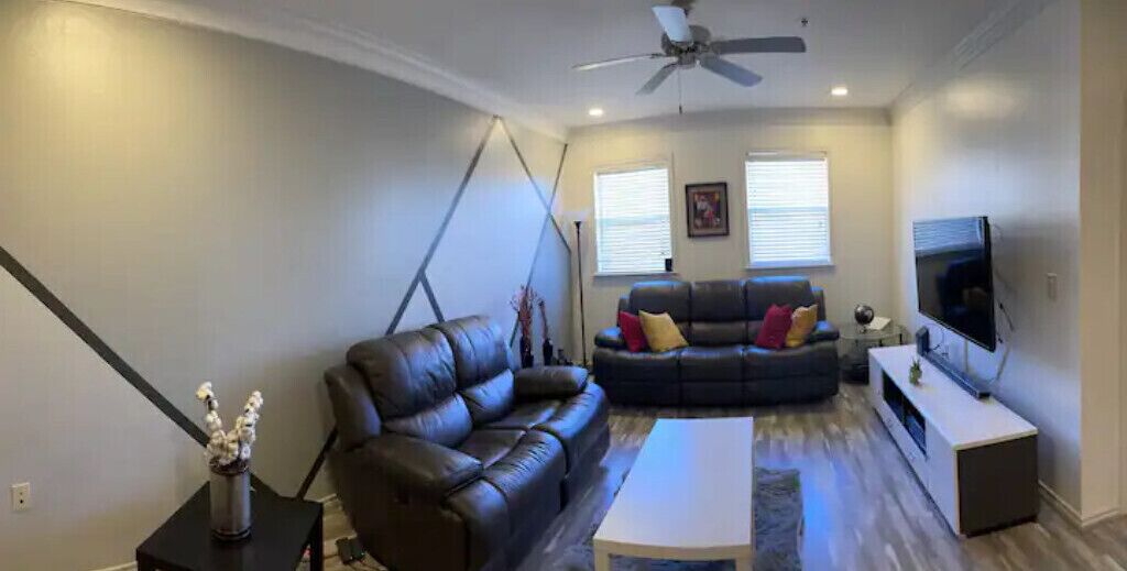 Cozy Apartment No Cleaning Fee in Uptown Houston