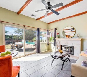 TV, fireplace - Resort-style in WINE country btw Napa & San Francisco (Vallejo)