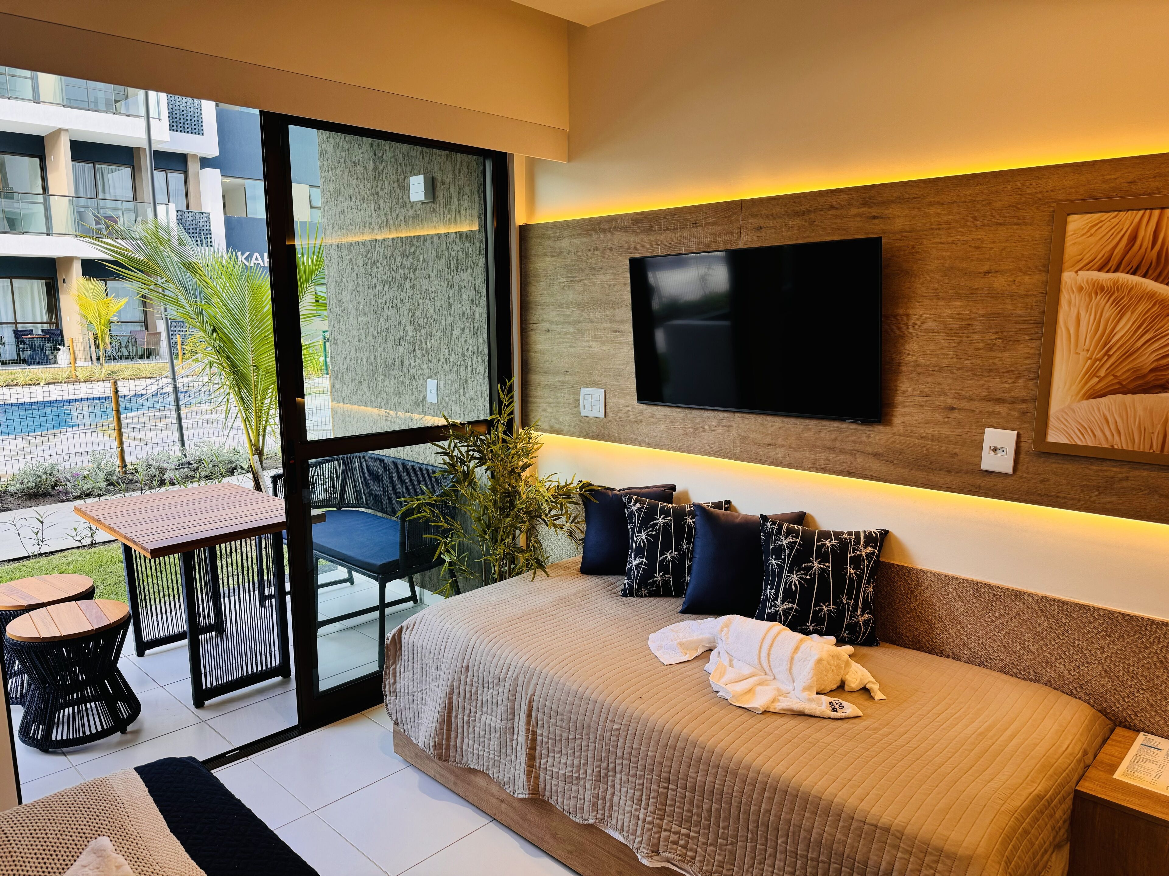 Family Room | 1 bedroom, pillow-top beds, blackout curtains, free WiFi