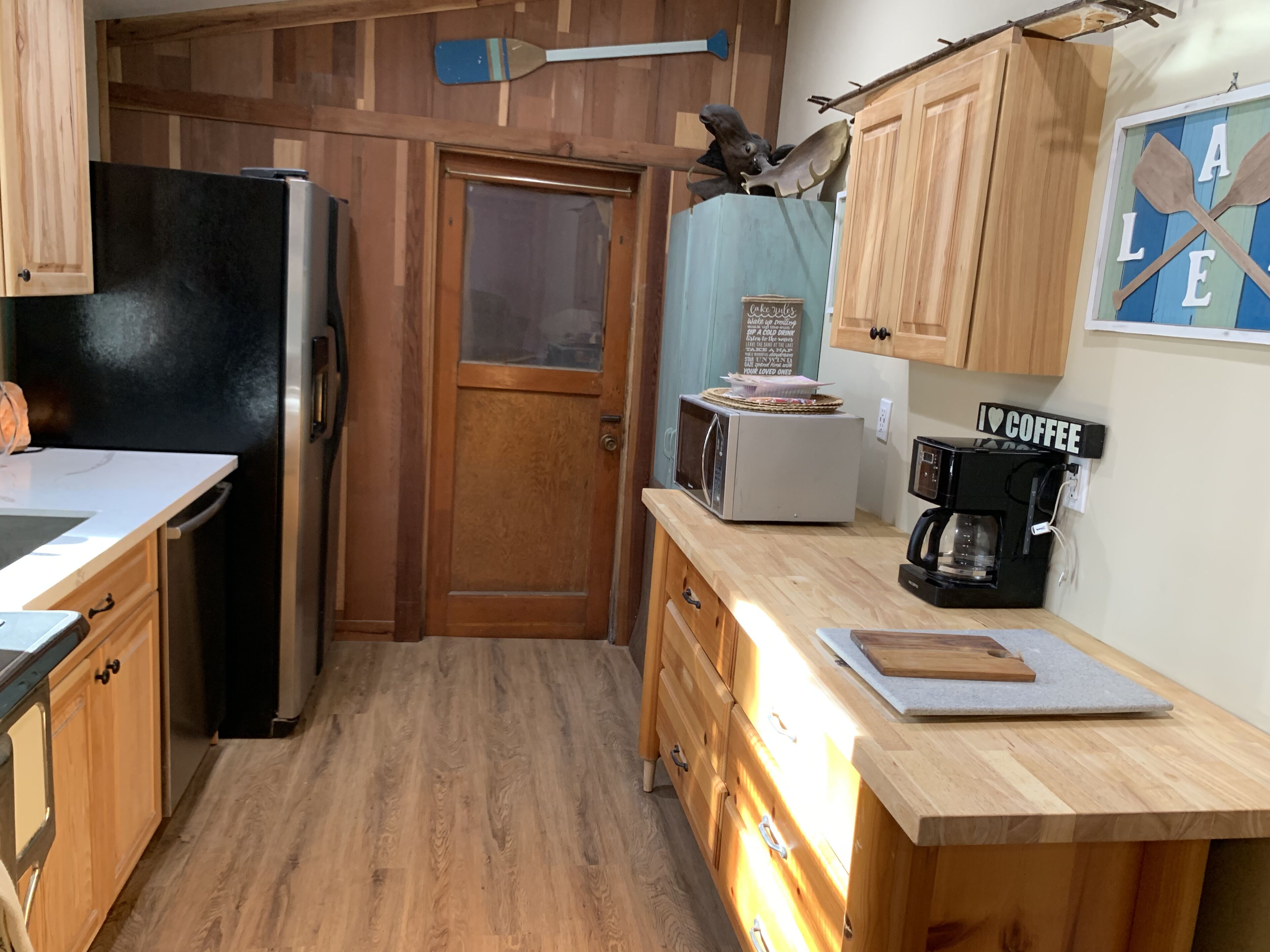 The Little Cabin in the Pines!