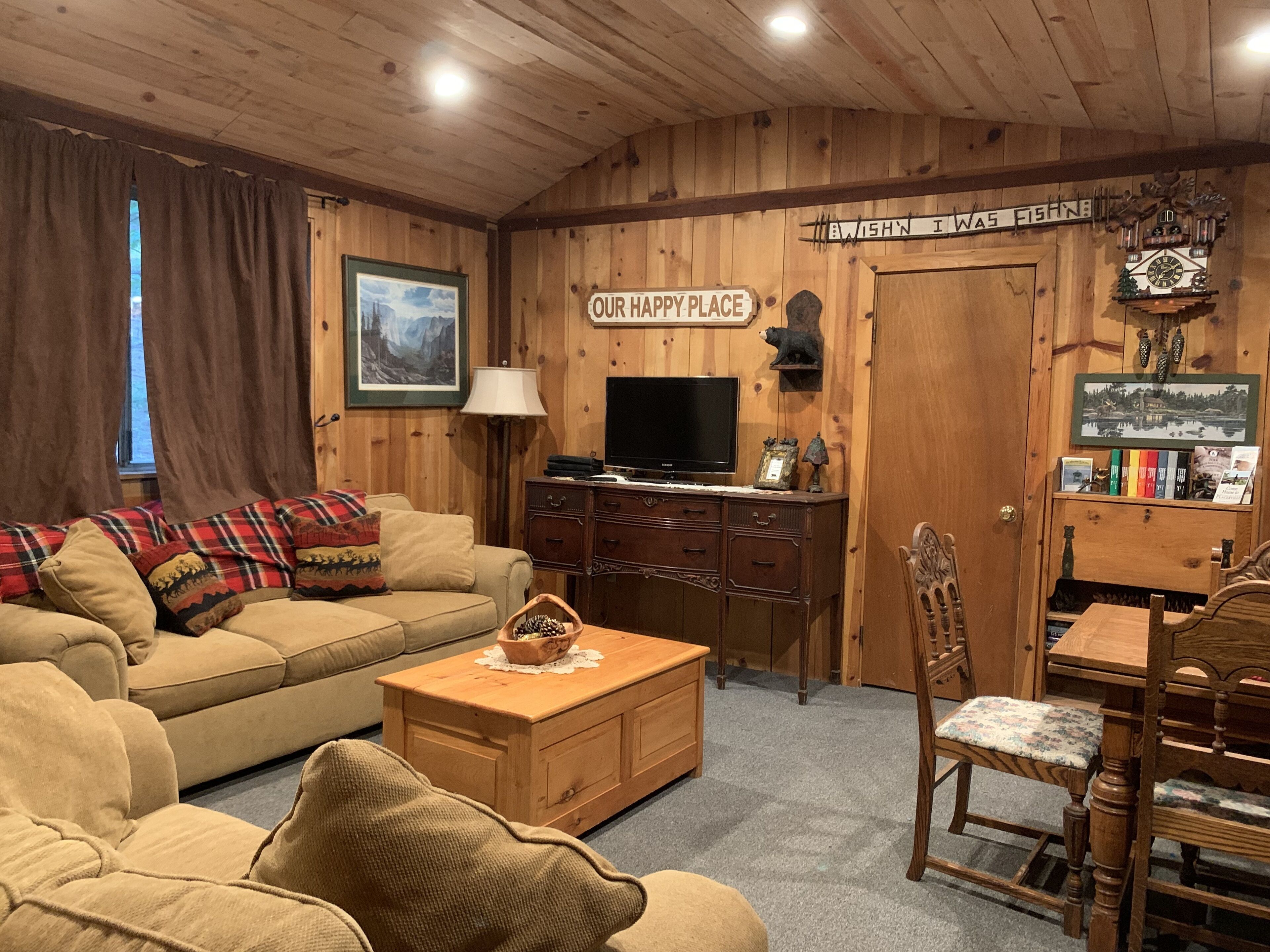 The Little Cabin in the Pines!