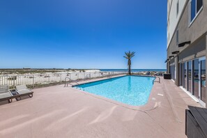 Innenpool, Außenpool