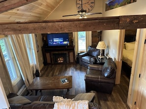 Smart TV y chimenea