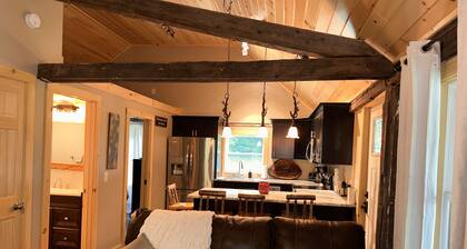 Recently renovated, country setting, short walk to town and beach