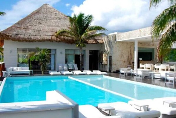 Alberca al aire libre 