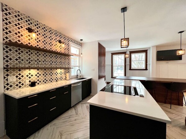 Køleskab, mikrobølgeovn, ovn, opvaskemaskine