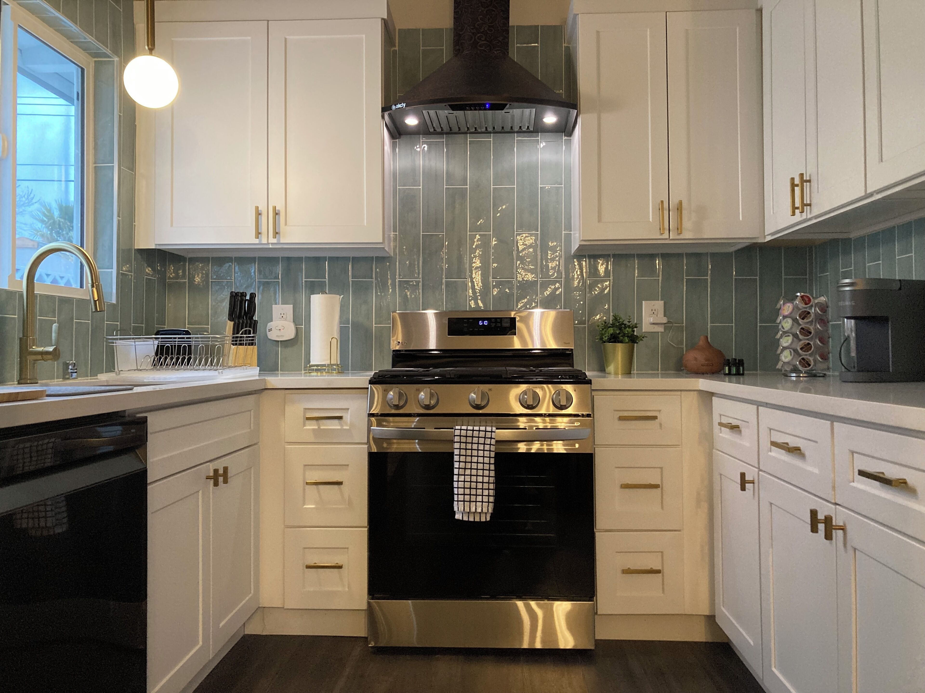 Mikrowelle, Ofen, Herdplatte, Geschirrspüler