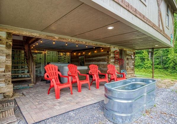 House, Multiple Beds (Barn at Buckhorn #2109) | Outdoor spa tub