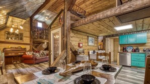 Huis, Meerdere bedden (Barn at Buckhorn #2109) | Interieur