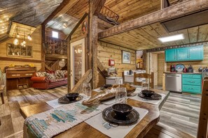 Casa, varias camas (Barn at Buckhorn #2109) | Interior