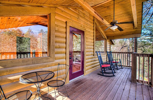 House, Multiple Beds (Black Beary Lodge #423) | Outdoor dining - Black Beary Lodge #423 (Gatlinburg)