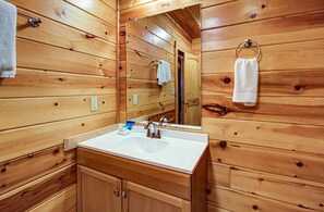 House, Multiple Beds (Black Beary Lodge #423) | Bathroom - Black Beary Lodge #423 (Gatlinburg)