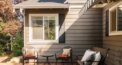 NEW Upscale home with hot tub & backyard oasis!