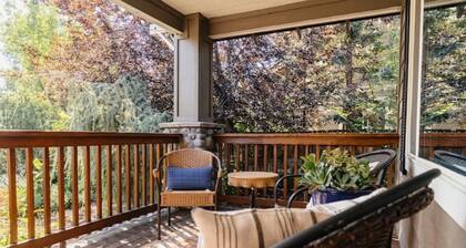 Upscale home with hot tub & backyard oasis!