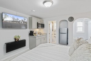 أغطية فراش متميزة وأسرّة بإسفنج يتكيف مع شكل الجسم