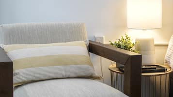 Kamar Single Comfort | Seprai premium, busa memori, dan didekorasi berbeda-beda