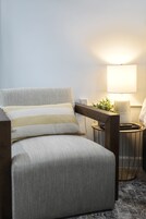 Habitación individual Confort | Ropa de cama de alta calidad y colchones viscoelásticos