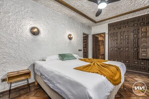 3 bedrooms, in-room safe, iron/ironing board, free WiFi