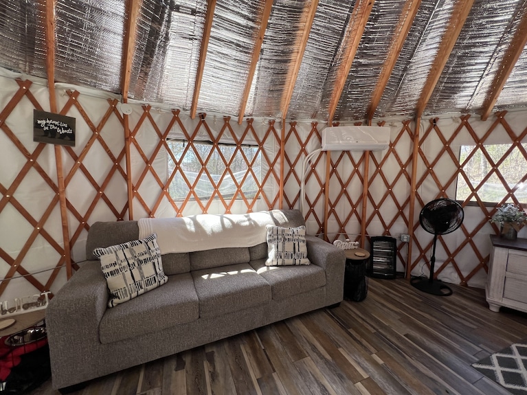 Pet Friendly Glamping In A Private Yurt With Stunning 360° Views By Forest - Missouri