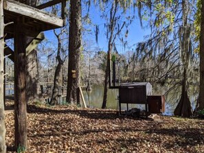 Property grounds - Private lakefront retreat (Cleveland)