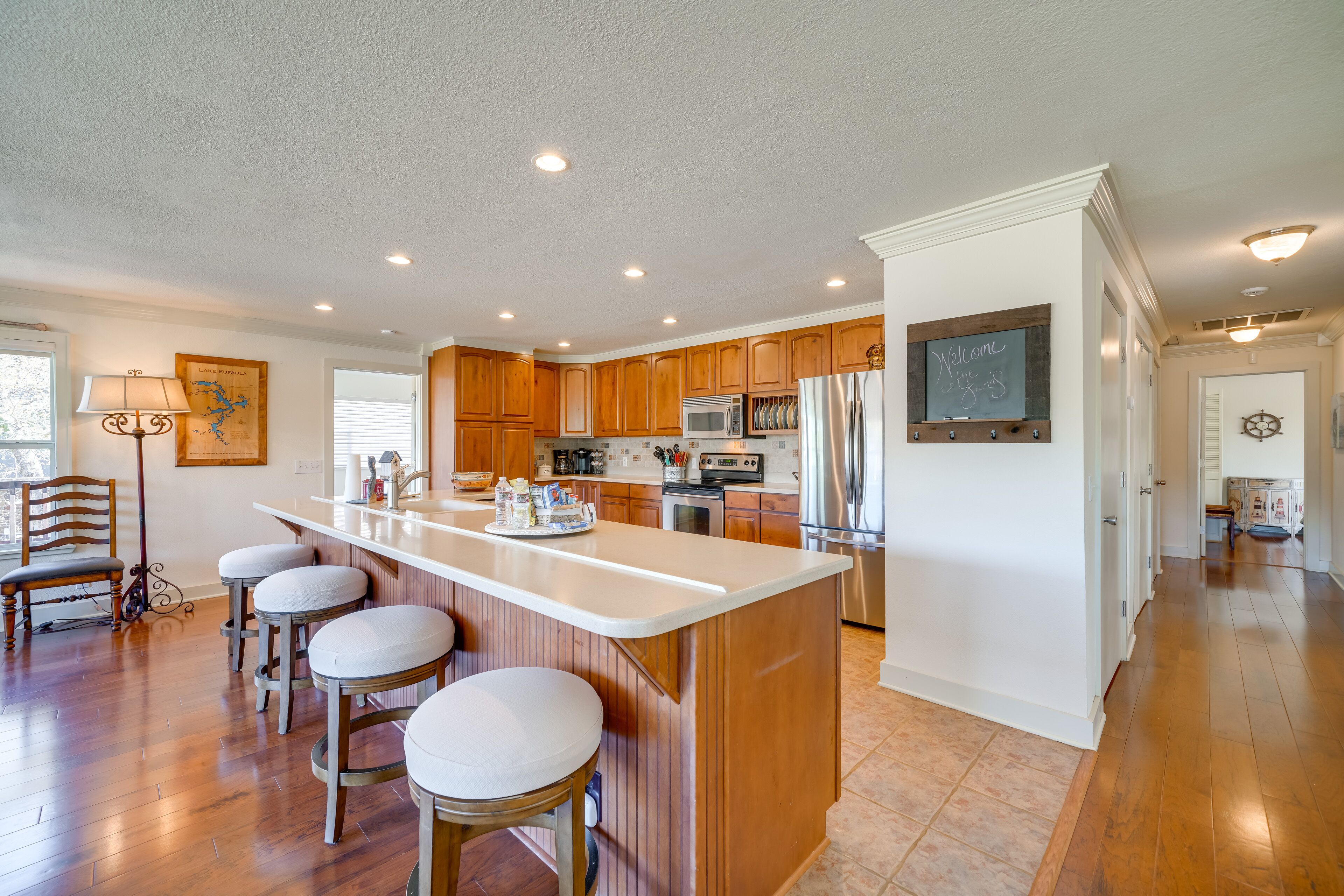 Spacious Vacation Rental Home on Eufaula Lake!