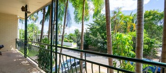 Nightcliff Retreat: Stylish 2BR Apt Near Foreshore
