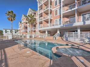 Pool - Things are different at the beach ~~~ 🏖️ Come enjoy the breeze! (Gulf Shores)