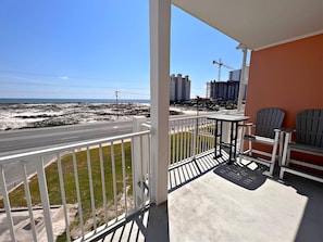 Property grounds - Things are different at the beach ~~~ 🏖️ Come enjoy the breeze! (Gulf Shores)