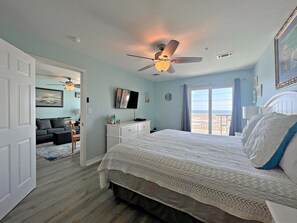 3 bedrooms, Internet, bed sheets - Things are different at the beach ~~~ 🏖️ Come enjoy the breeze! (Gulf Shores)