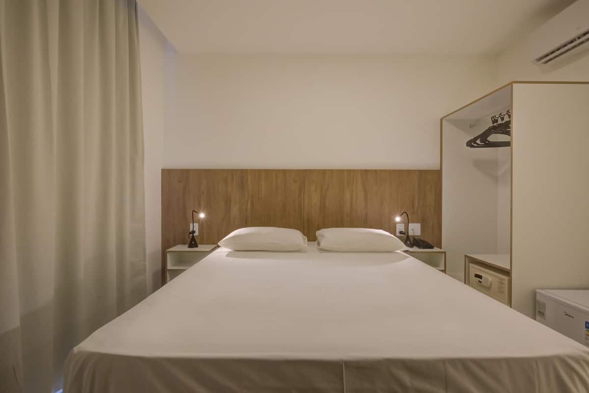 1 bedroom, minibar, desk, free WiFi