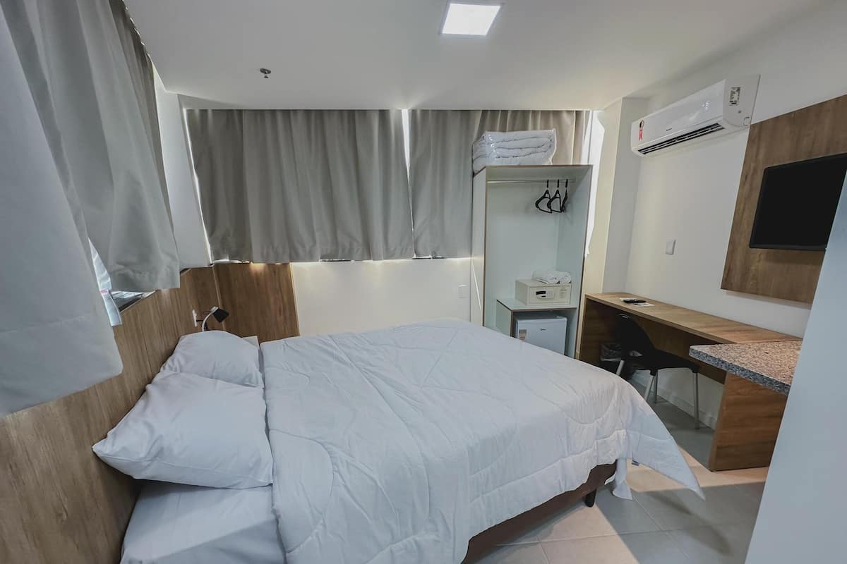 1 bedroom, minibar, desk, free WiFi