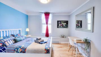 Desk, iron/ironing board, WiFi, bed sheets