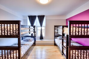 Desk, iron/ironing board, WiFi, bed sheets - Saint Denis Rooftop Terrace & Hot tub - Montreal Memories (Montréal)