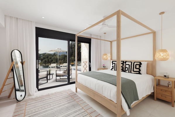 4 bedrooms, in-room safe, iron/ironing board, free WiFi