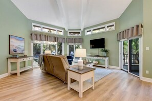 Smart TV - Endless Summer - Hosted By Moore AI Rentals (Fernandina Beach)