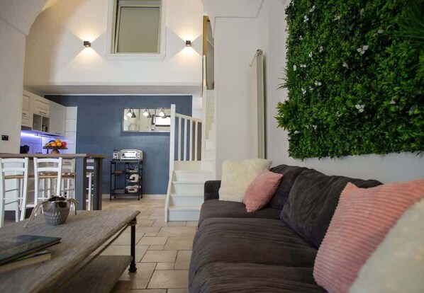 Unclassified image, 1 of 36, button